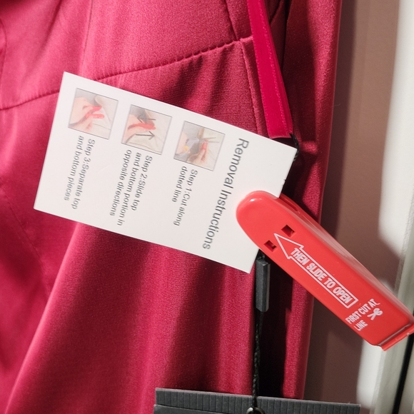 MacDuggal Elegant One-Shoulder Red Evening Gown - Ieena Size 16 - Picture 8 of 14